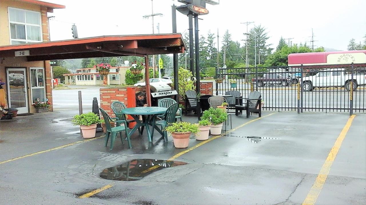 Fir Grove Motel Reedsport Exteriör bild